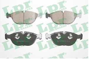 Jeu de 4 plaquettes de frein avant LPR 05P881
